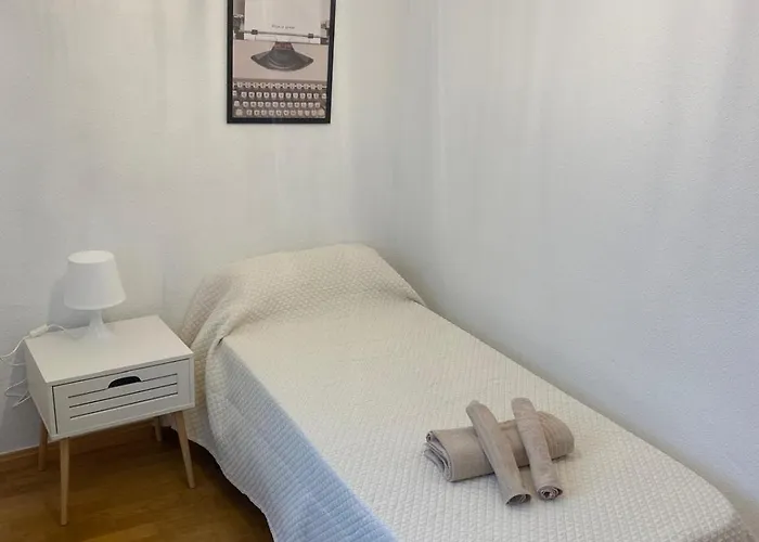 Aljaferia Appartement *